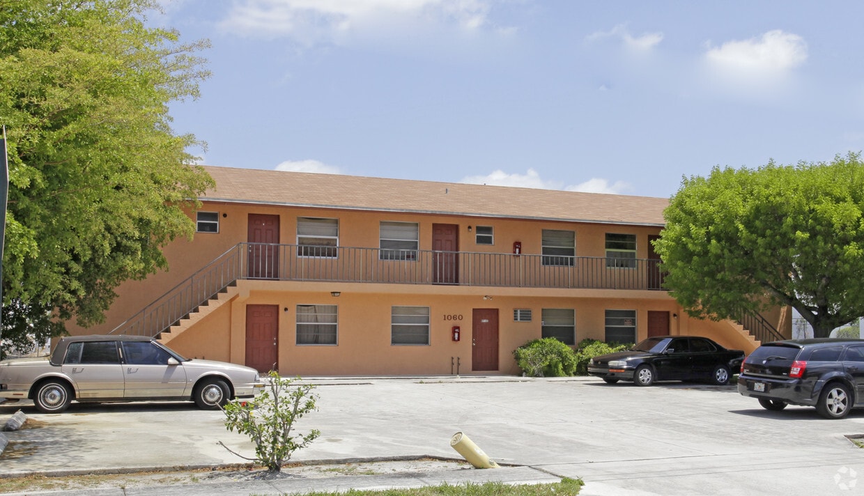 Primary Photo - Taylor Apartments