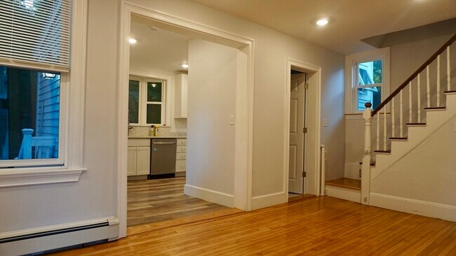 Foto del edificio - 71B Spring Park Ave