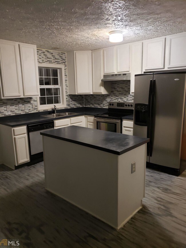 Foto del edificio - 2129 Arlin St NE