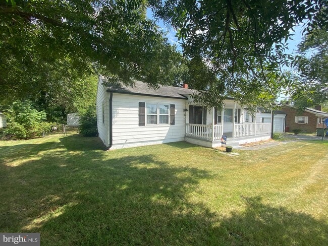 Building Photo - 1705 Bragg Rd