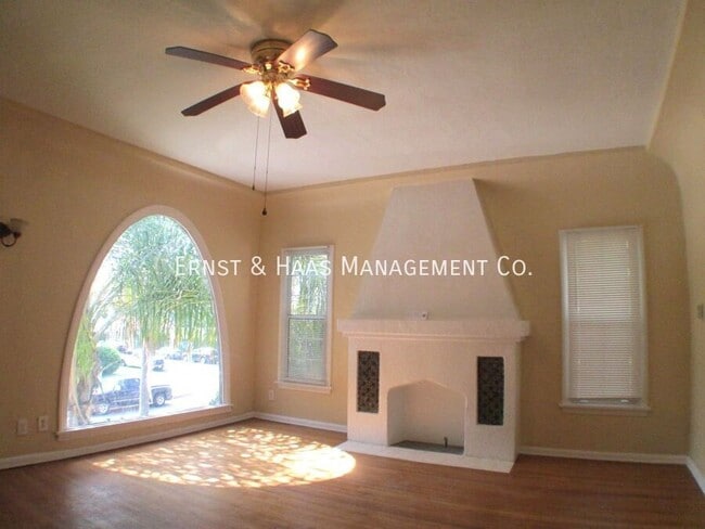Foto del edificio - 2084 Chestnut Ave