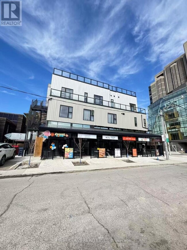 Building Photo - 364 Huron St