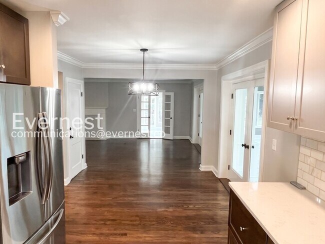 Foto del edificio - 109 Mayfair Rd