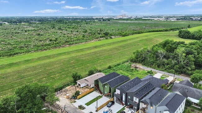 Building Photo - 9709 Cargill St