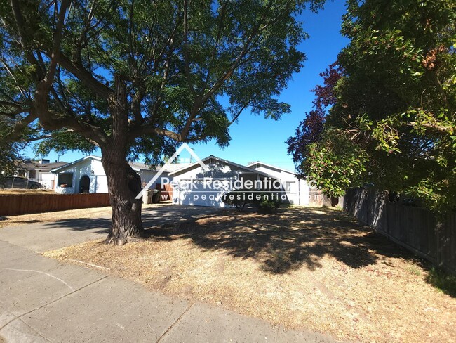 Foto del edificio - Updated 3bd/2ba North Sacramento Home with...