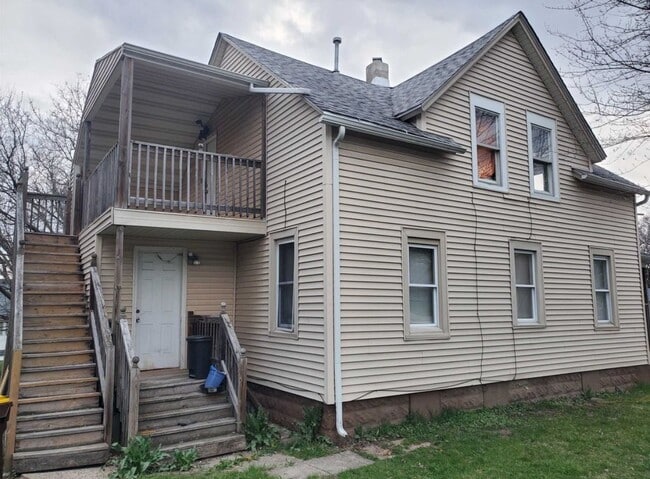 Building Photo - 1002 Lincoln Ave