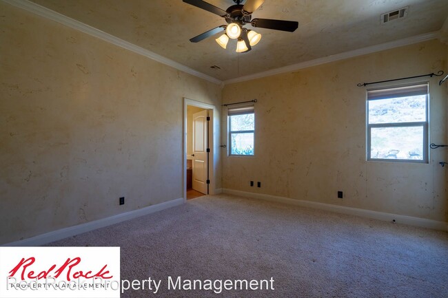Building Photo - 3 br, 2 bath House - 215 S Valley View