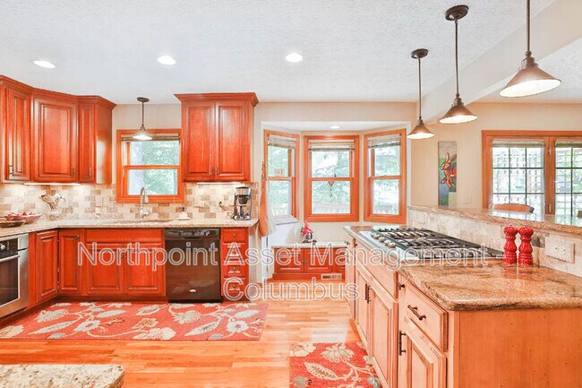 Building Photo - 1028 Oakshade Dr