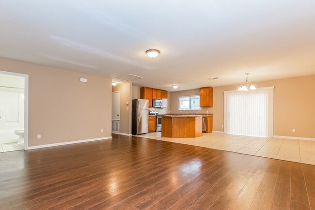 Foto del edificio - 15434 Mill Valley Dr