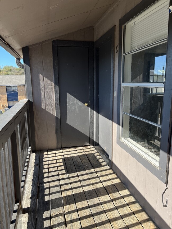 Building Photo - 606 Bracewood Cir