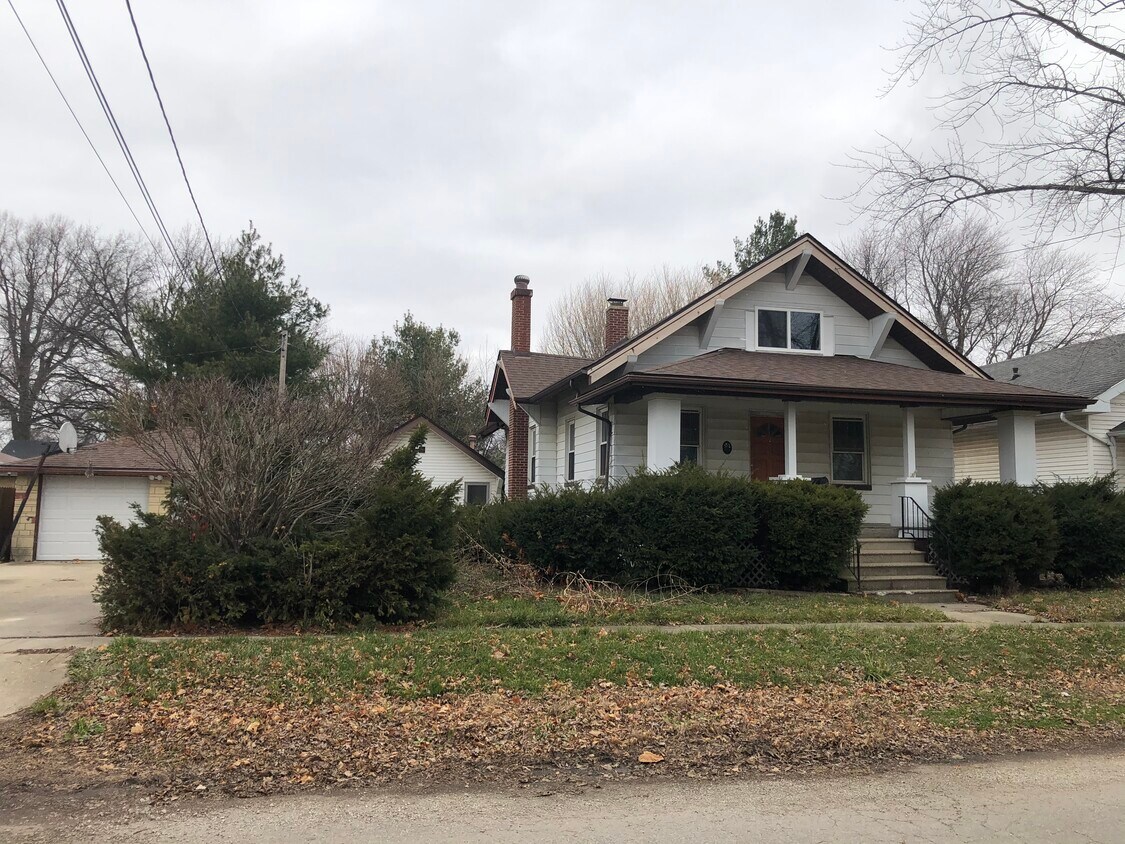 Primary Photo - 309 E Clay St
