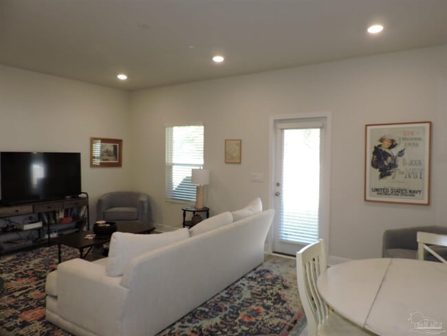 Building Photo - 7170 Village Ln