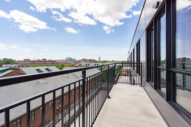 Photo du bâtiment - Wilcox Apartments Saint Henri