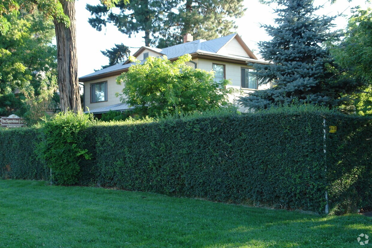 Building Photo - 405 N 8th St