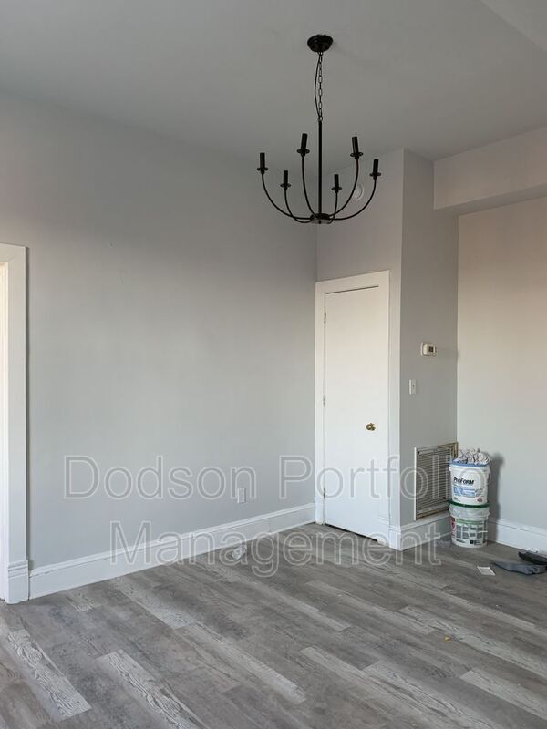 Building Photo - 39 Bollingbrook St