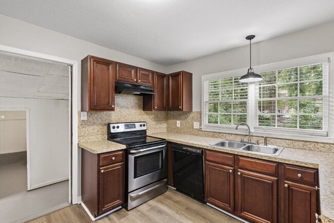 Building Photo - 10577 Thrasher Rd