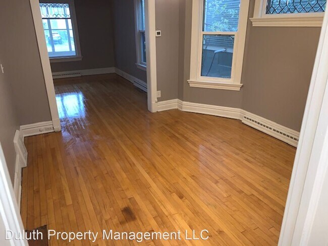 Building Photo - 4 br, 1 bath House - 426 N 12th Ave E