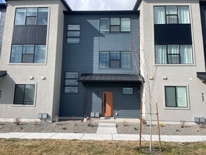 Building Photo - 954 W 350 S