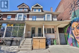 Building Photo - 880 College St