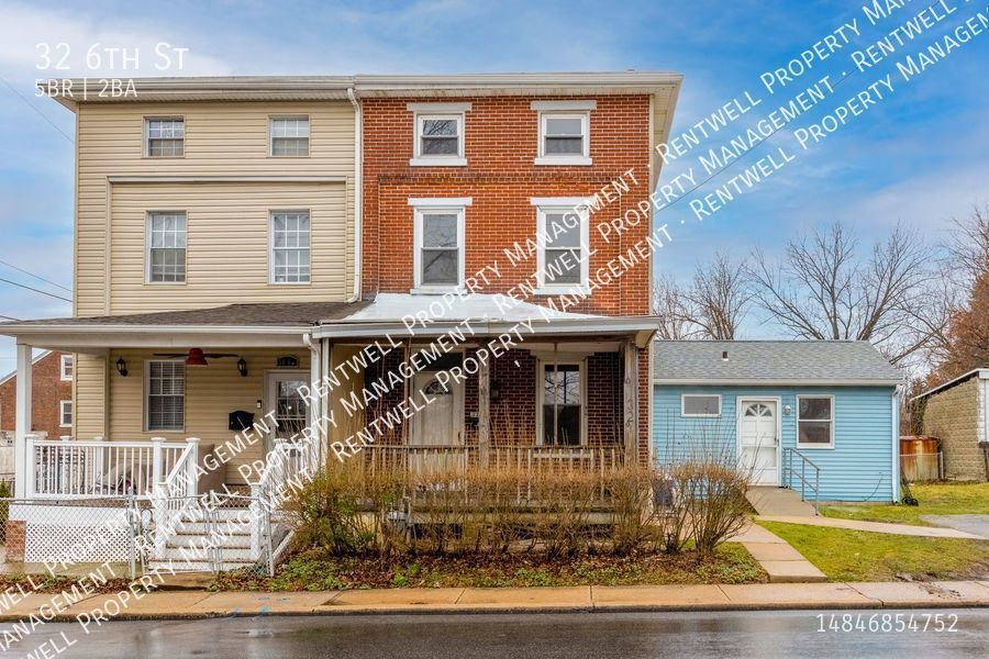 Foto principal - 5BR 2.0 Full Baths Townhome Available for ...
