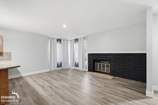 Foto del edificio - Stunning 3Bdm 2Ba Home with Fenced Patio and 2-Car Garage in San Diego