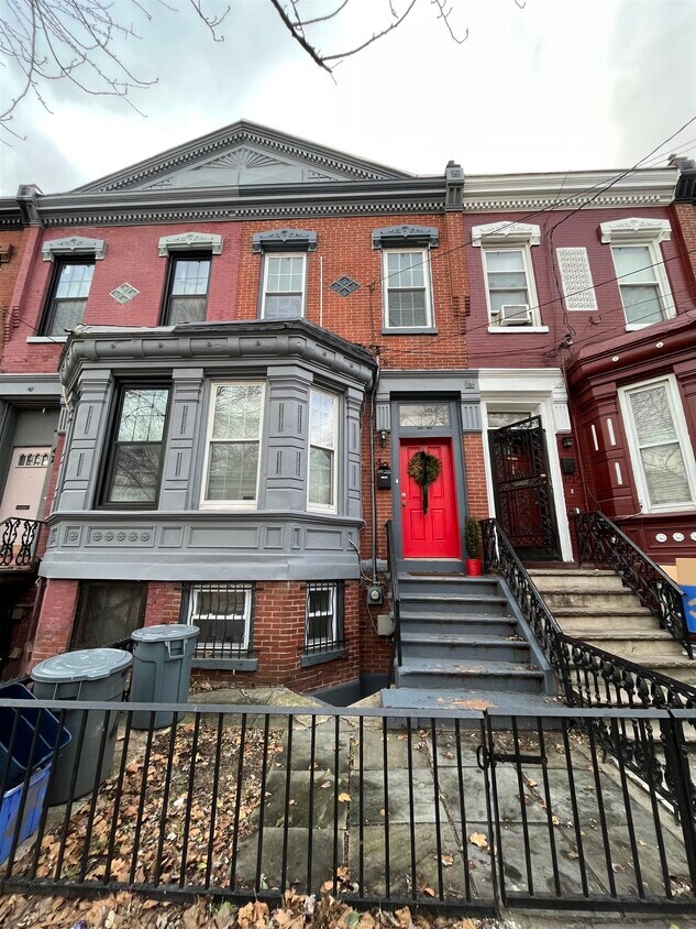 49 PARK St Unit Duplex Apt, Jersey City, NJ 07304 Condo for Rent in