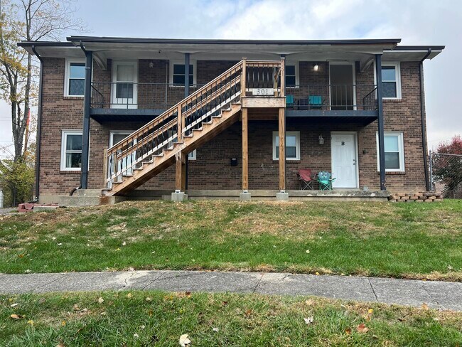Building Photo - 301 Poage Ct