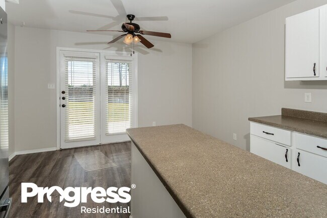 Building Photo - 4777 Loma Del Rey Cir
