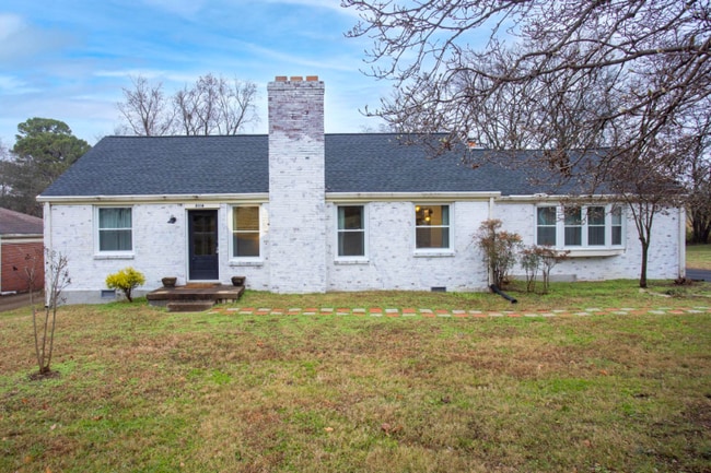 Building Photo - 2314 Deerwood Rd