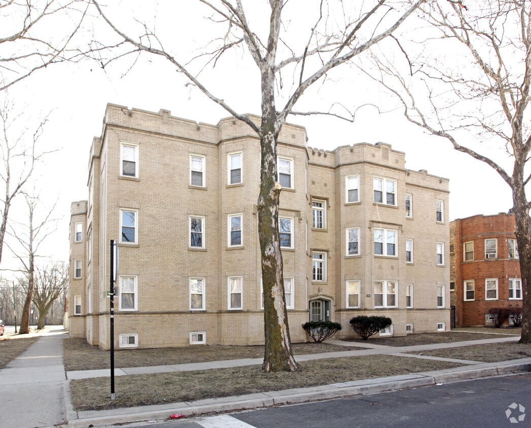 Primary Photo - 5853-5859 N Artesian Ave