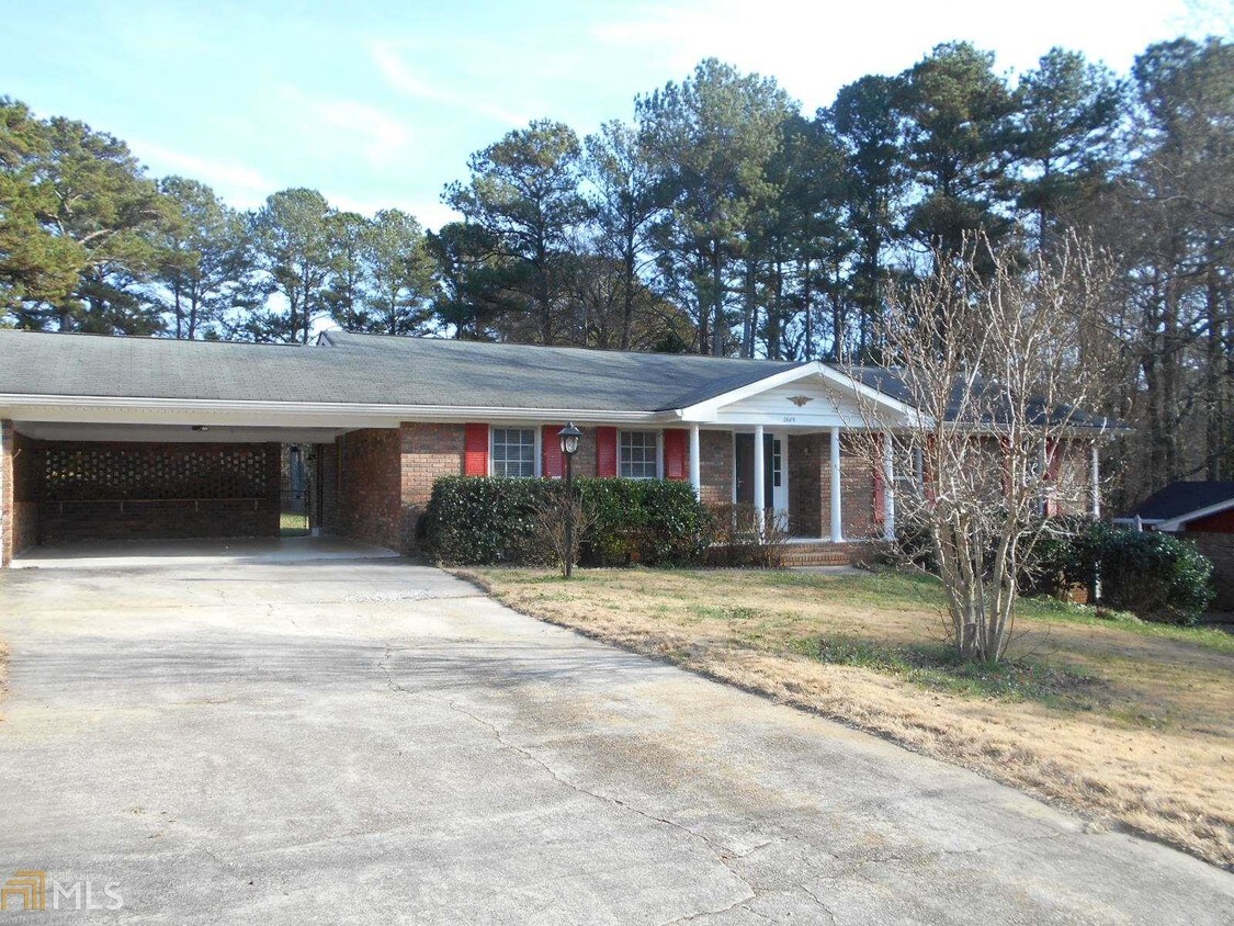 Primary Photo - 2689 Summit Hills Dr
