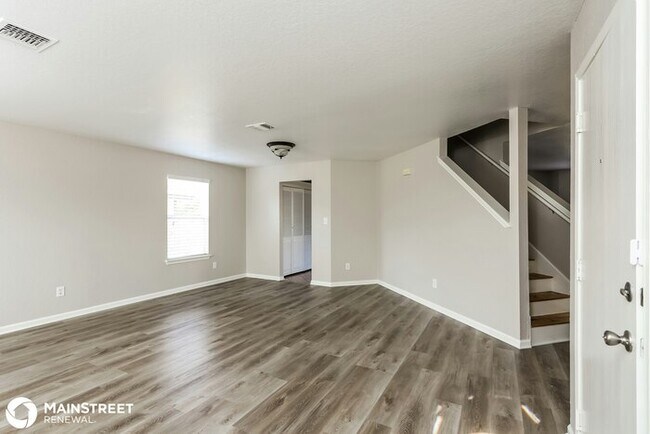 Building Photo - 3855 Candleglenn, San Antonio, TX 78244