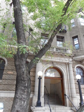 Primary Photo - 6 E Read St