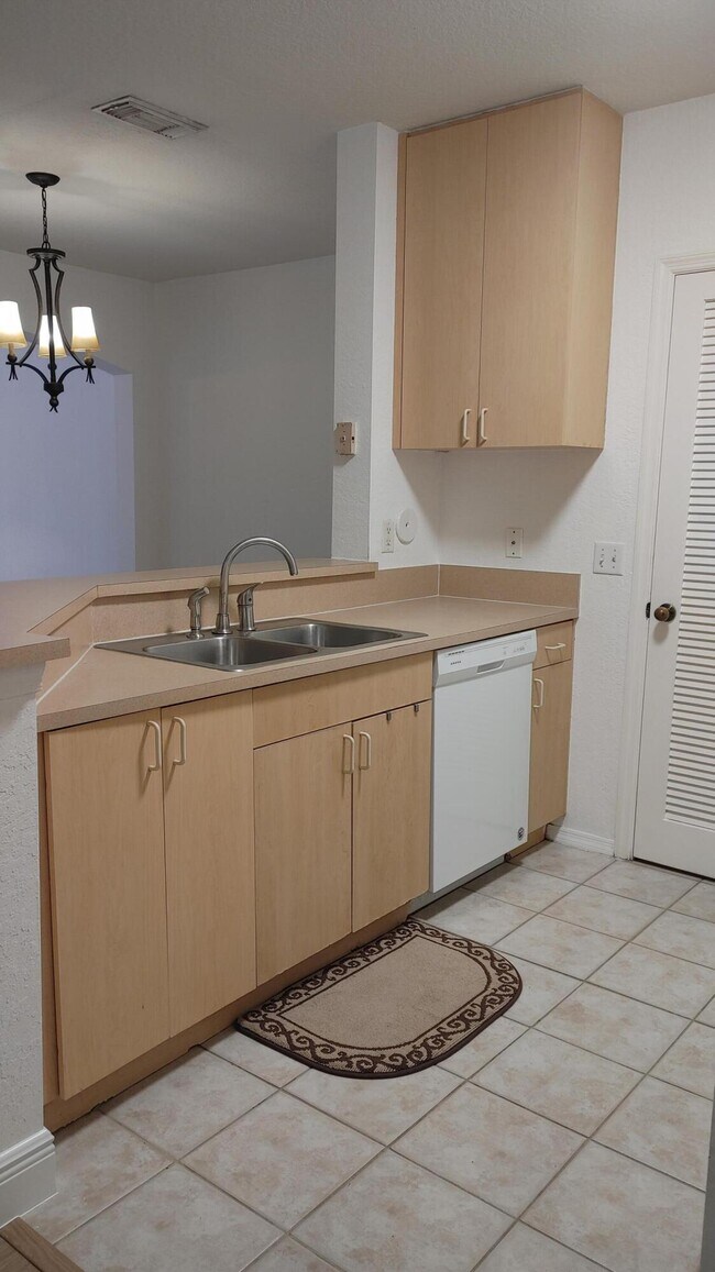 Building Photo - 403 Belmont Pl