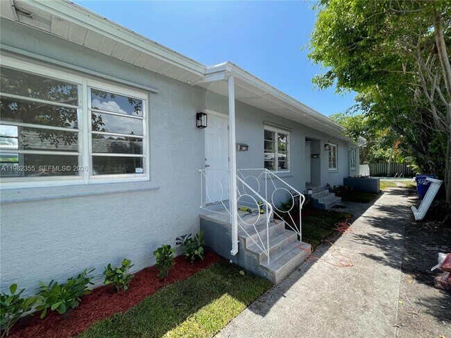 Foto del edificio - 820 SE 12th St