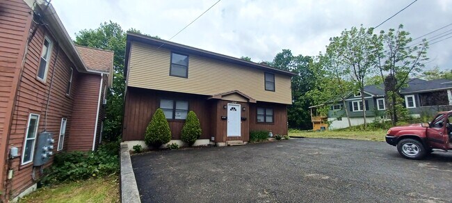 Left side available - 137 Pennsylvania Ave