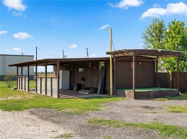 Foto del edificio - 6 S Val Verde Rd