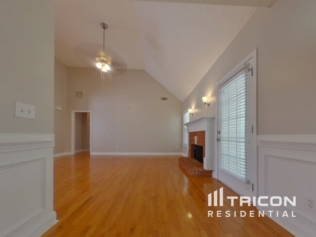 Building Photo - 136 Brookside Way