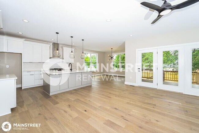 Building Photo - 2820 Torbett St
