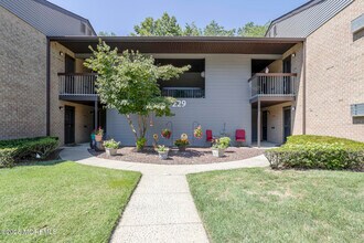 Building Photo - 229 Medford Ct