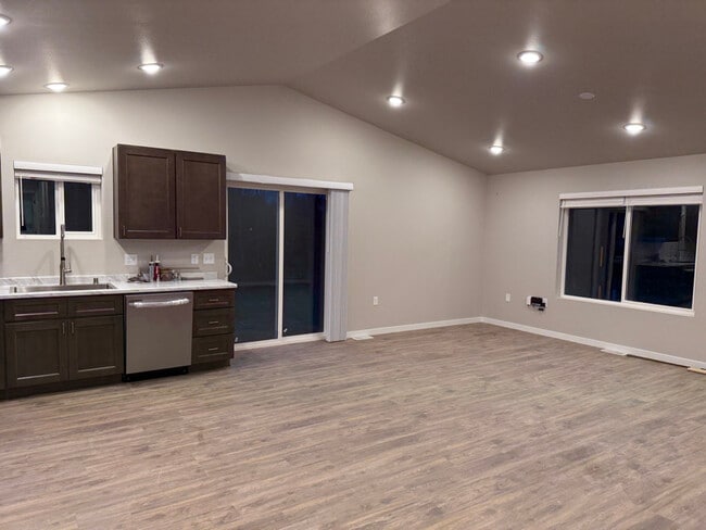 Foto del edificio - 3343 W Middle Rdg Ave