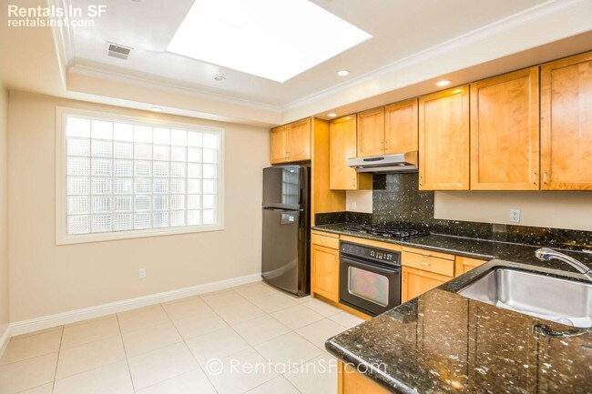 Building Photo - 725 Taraval St