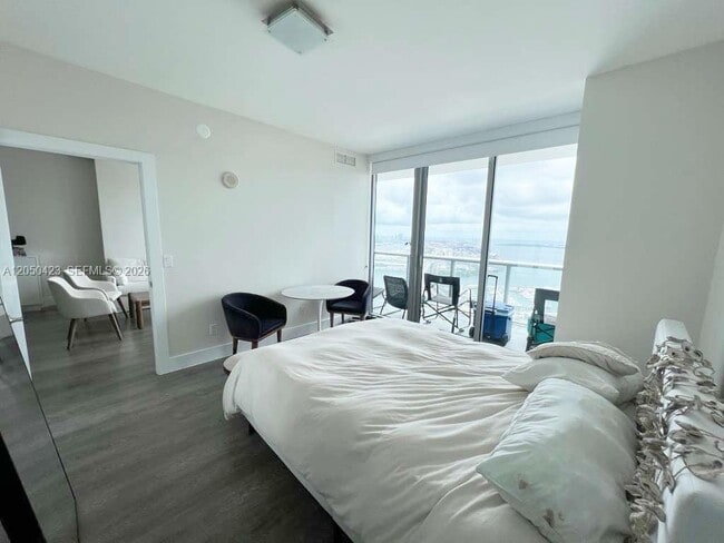 Foto del edificio - 888 Biscayne Blvd