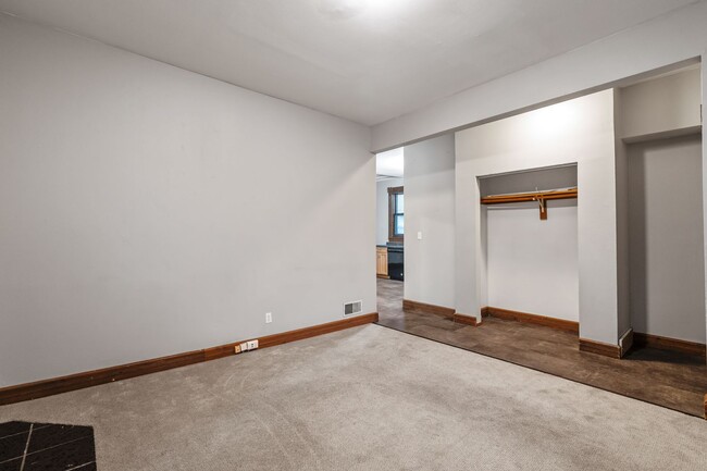 Building Photo - Maryland Lower near UWM