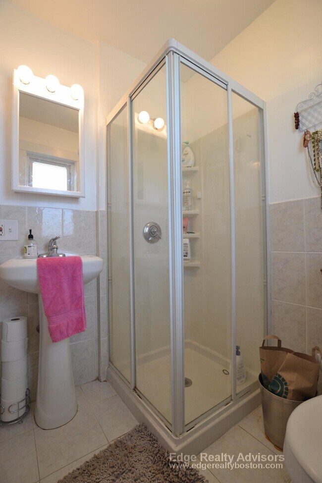 Building Photo - 147 Jordan Rd