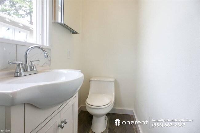 Building Photo - 1 br, 1 bath Apartment - 4602 Park Blvd