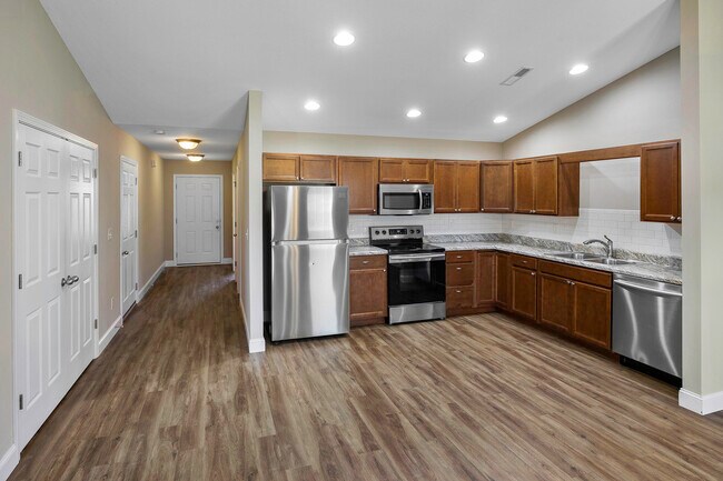 Building Photo - 5352 Dover Springs Way