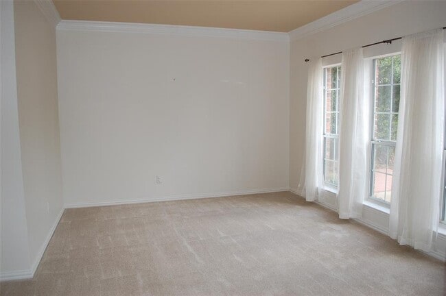 Building Photo - 1108 River Park Dr