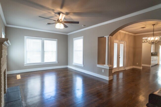 Building Photo - 1627 Homewood Pl