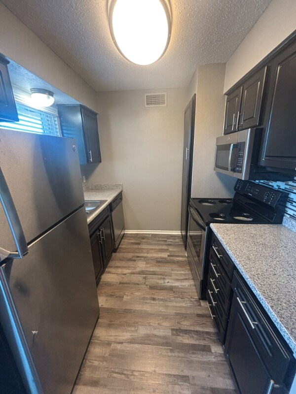 Foto del edificio - 531 Bedford Rd